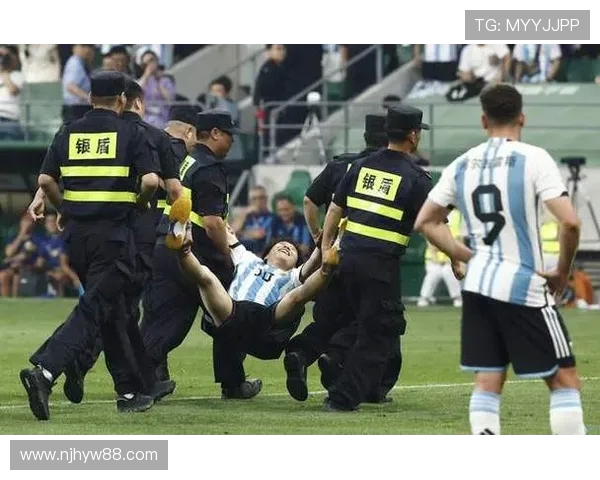 巴勒斯坦与沙特比赛改期引发球迷热议与关注